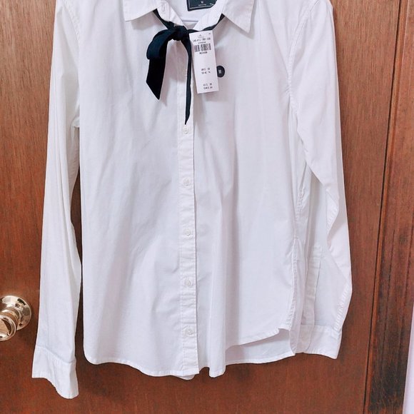 BNWT Abercrombie & Fitch Poplin Necktie Ribbon Shirt Blouse Size M Preppy - Picture 2 of 4